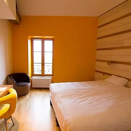 Le Lancelot Bed and Breakfast Ambierle